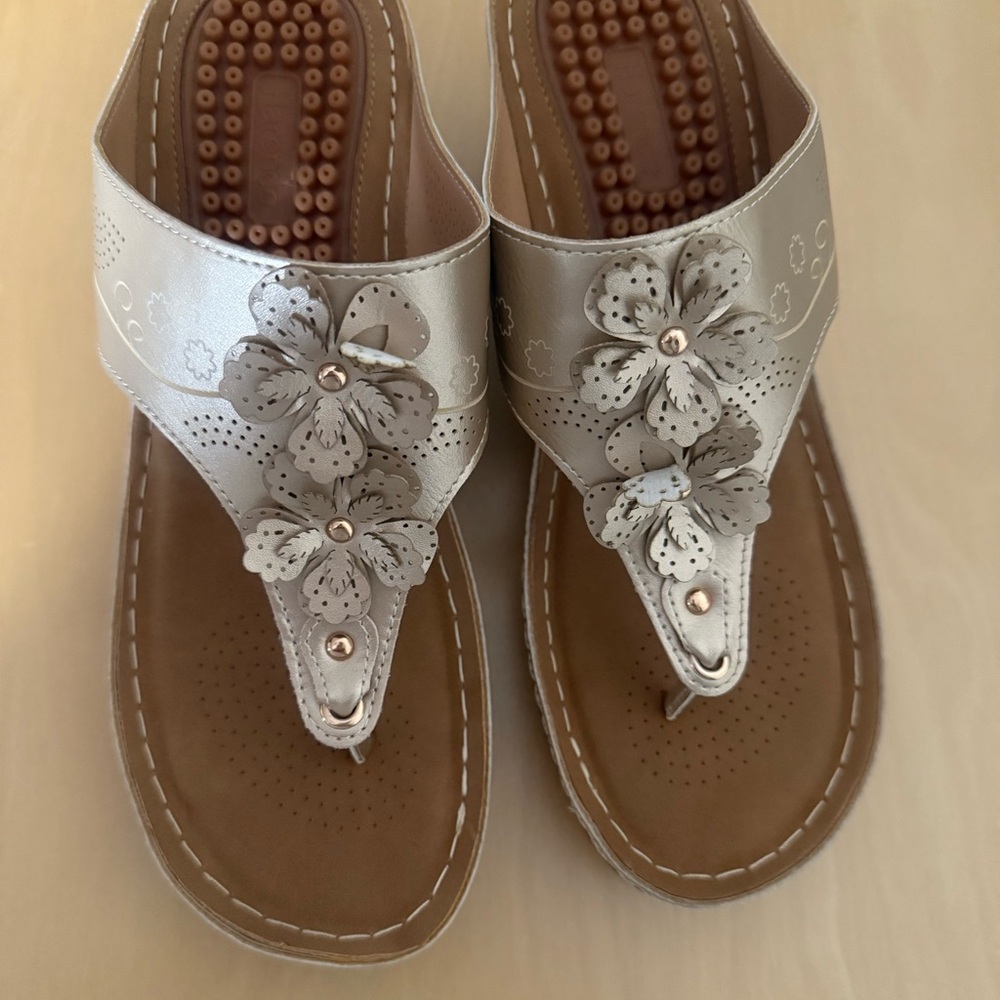 Floral Embellished Tan Sandals